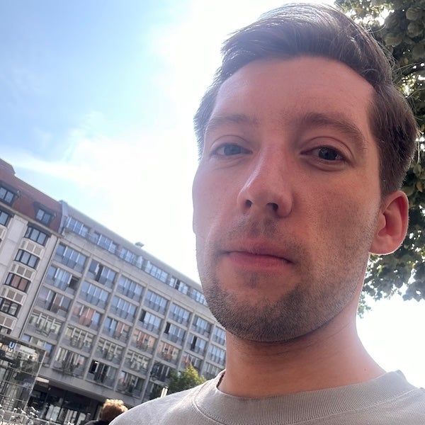 - キャプテンの顔写真:アレックス・プリウタウ キャプテンの顔写真アレックス・プリウタウ