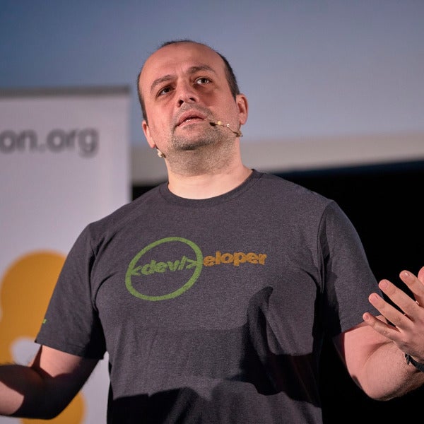 - キャプテンの顔写真 ルスタム・メフマンダロフ キャプテンの顔写真ルスタム・メフマンダロフ