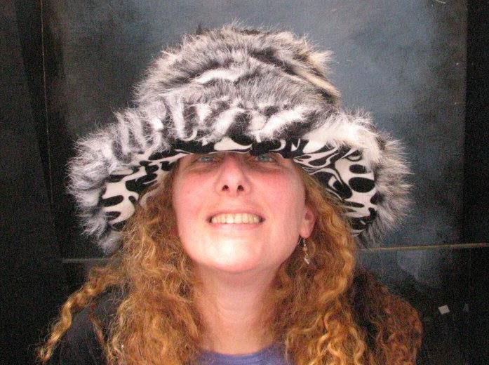 - キャプテンIMG ジュリー・ラーマン 1 キャプテンIMG ジュリー・ラーマン 1