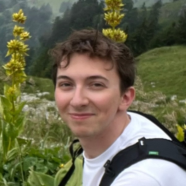 Captain headshot Jonas Schloz