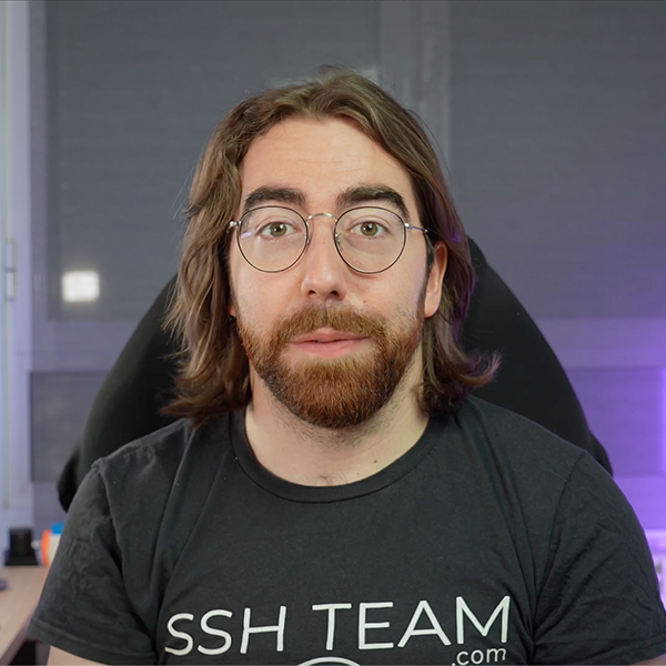 Captain headshot Pablo Perez Aradros